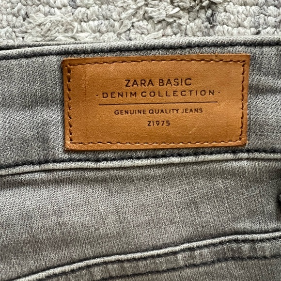 🌸🌸Zara Basic| Floral Gray Skinny Jeans Size 6USA - Picture 7 of 11